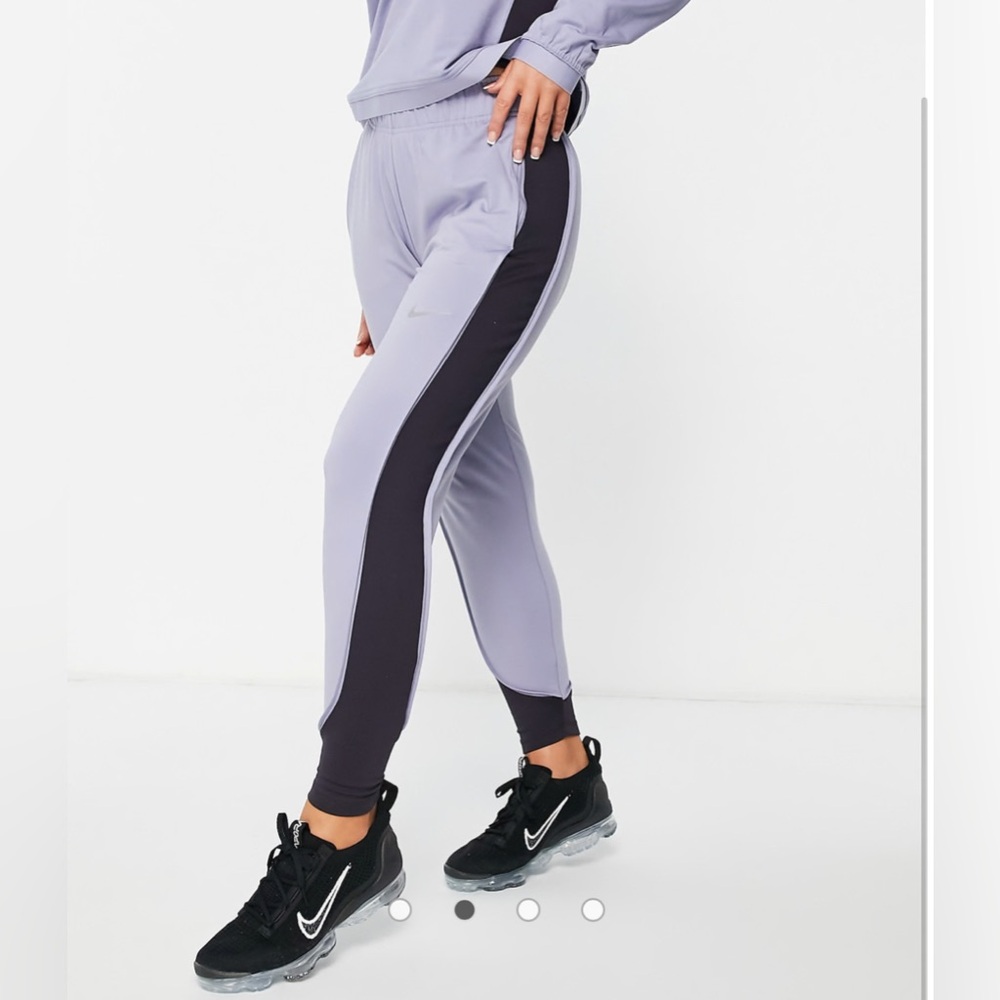 ASOS• NIKE • Running Therma-FIT Essential leggings - pale blue